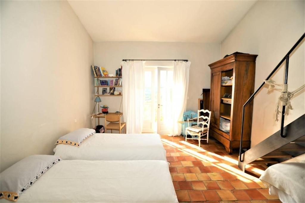 In Gordes, Facing The Entire Luberon Park A Beautiful 5 Bedrooms House Buitenkant foto
